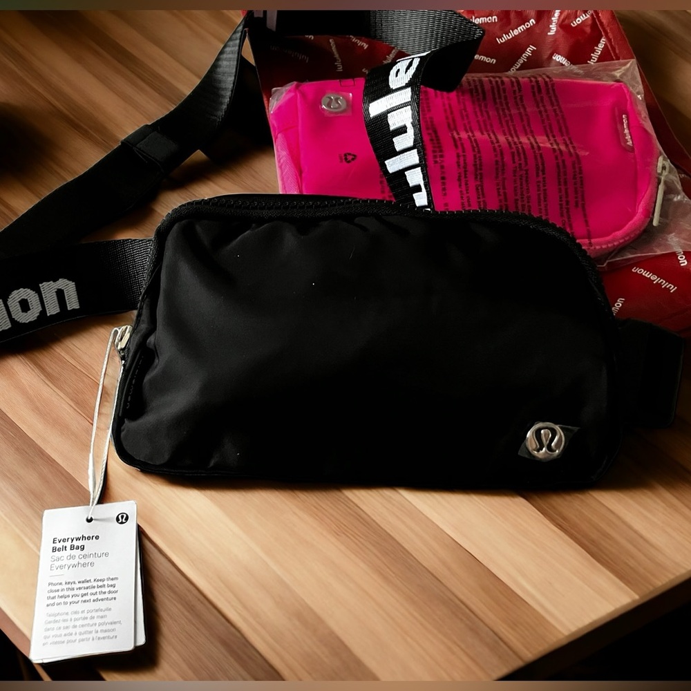 Black Lululemon Belt Bag/Fanny Pack/Crossbody - Picture 1 of 6